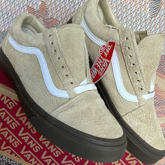 Vans Men’s Old Skool
Hairy Suede Khaki
VN0005UAKHK
Sneakers - Picture 9 of 16